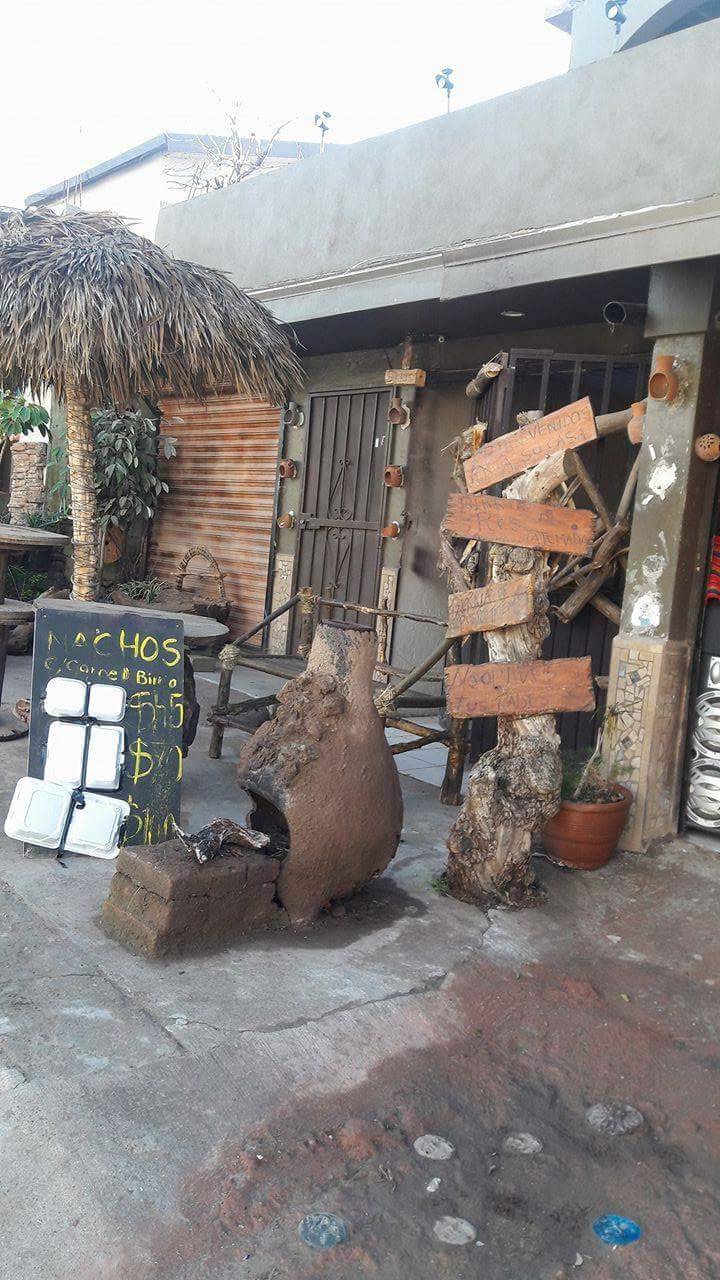 Birria Aztlan | restaurant | 22710, Av. Rampa Quetzalcoatl 7516, Colinas de Aragon, 22710 Rosarito, B.C., Mexico | 016194084908 OR +52 619 408 4908