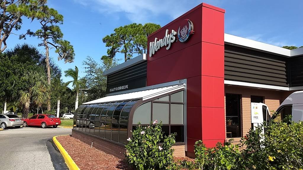 Wendys | restaurant | 8037 S Tamiami Trail, Sarasota, FL 34231, USA | 9419233198 OR +1 941-923-3198