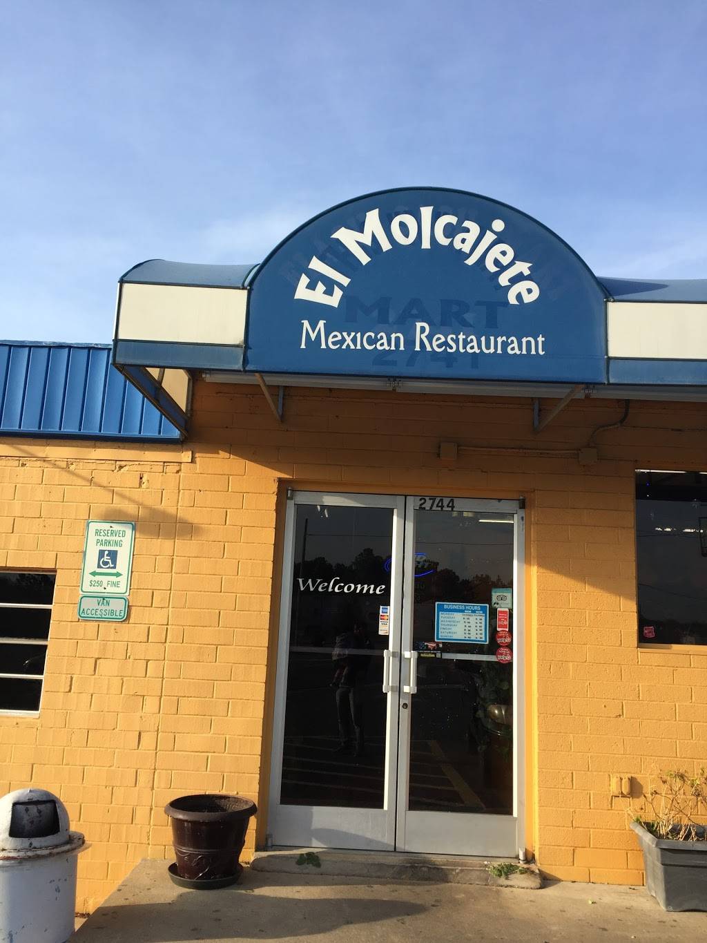 El Molcajete Authentic Mexican Cuisine | restaurant | 2741 Lee Ave, Sanford, NC 27332, USA | 9197086853 OR +1 919-708-6853