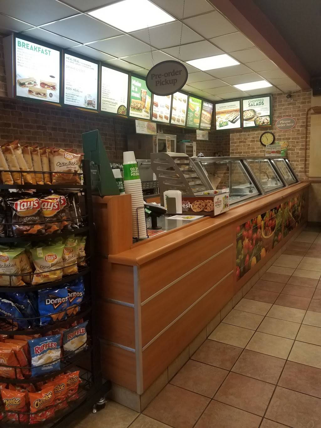 Subway Restaurants | restaurant | 33 S Prospect Ave, Park Ridge, IL 60068, USA | 8476927821 OR +1 847-692-7821