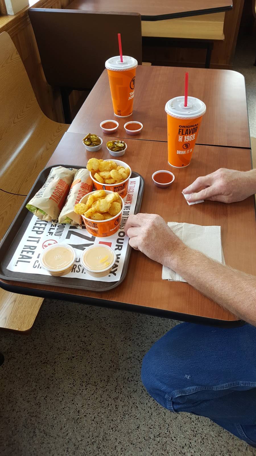 Taco Johns | restaurant | 226 Edgewood Rd NW, Cedar Rapids, IA 52405, USA | 3193962025 OR +1 319-396-2025