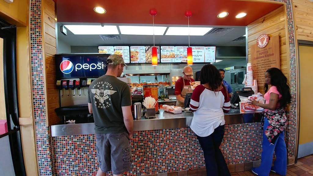 Popeyes Louisiana Kitchen | restaurant | Square Shop Ctr, 2612 Annapolis Rd, Severn, MD 21144, USA | 4105518838 OR +1 410-551-8838