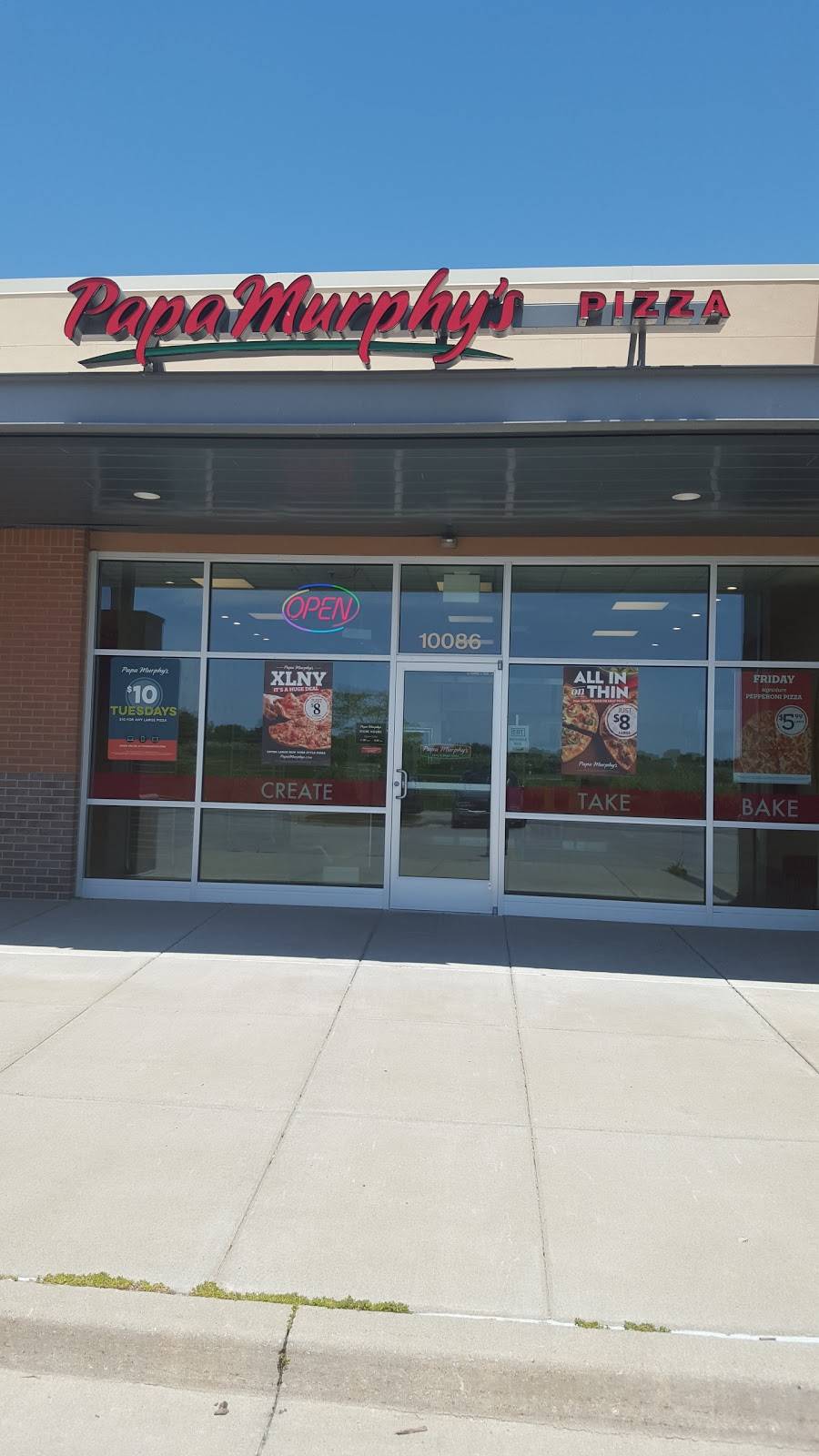 Papa Murphys | Take N Bake Pizza | meal takeaway | 10086 Woodland Rd, Lenexa, KS 66220, USA | 9137827272 OR +1 913-782-7272