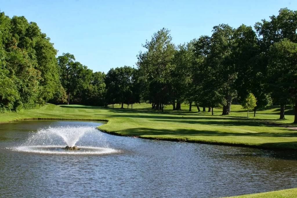 Urbana Country Club | restaurant | 100 E Country Club Rd, Urbana, IL 61801, USA | 2173448670 OR +1 217-344-8670