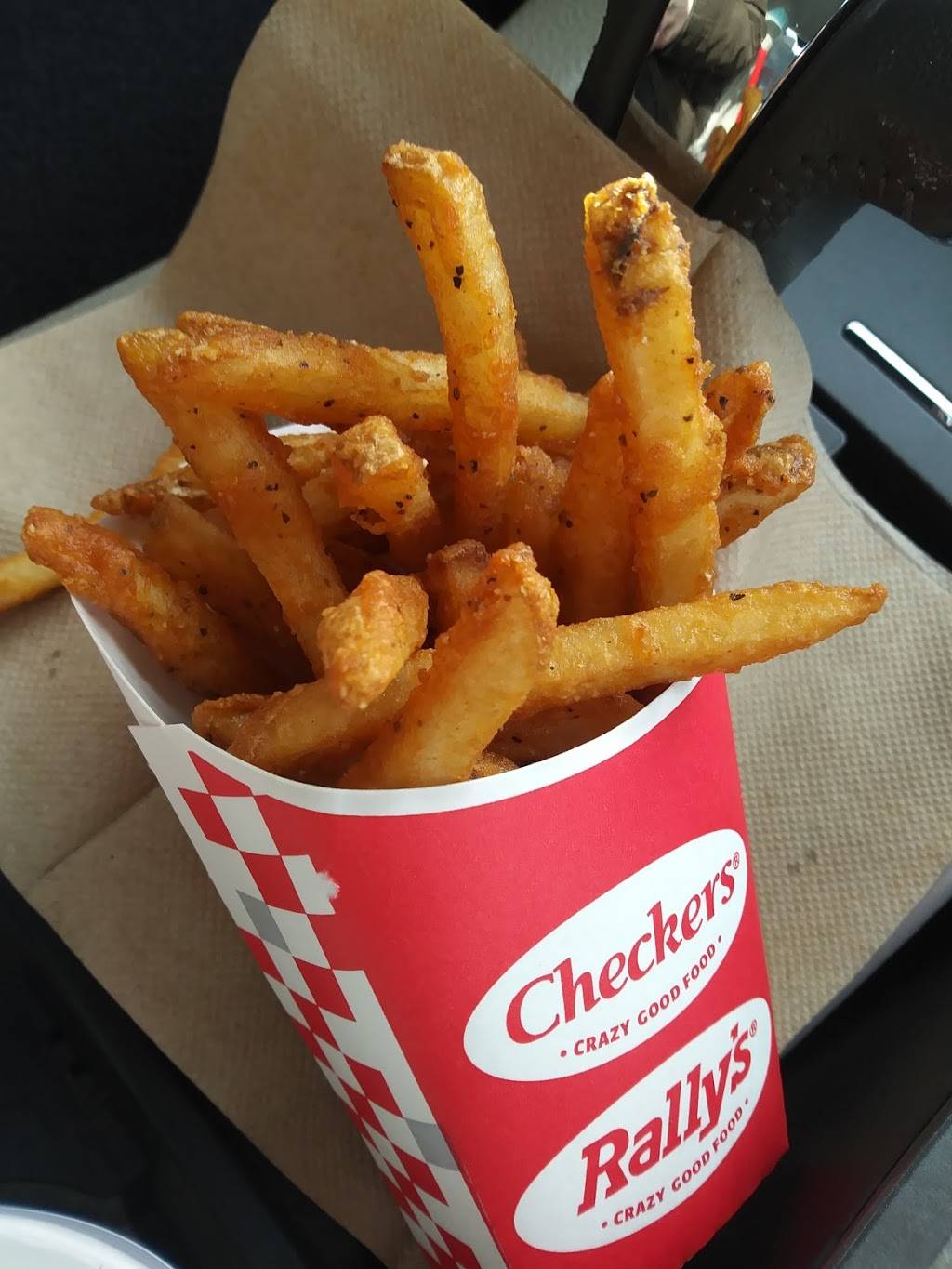 Checkers | restaurant | 4201 Alpine Ave NW, Comstock Park, MI 49321, USA | 6167859191 OR +1 616-785-9191