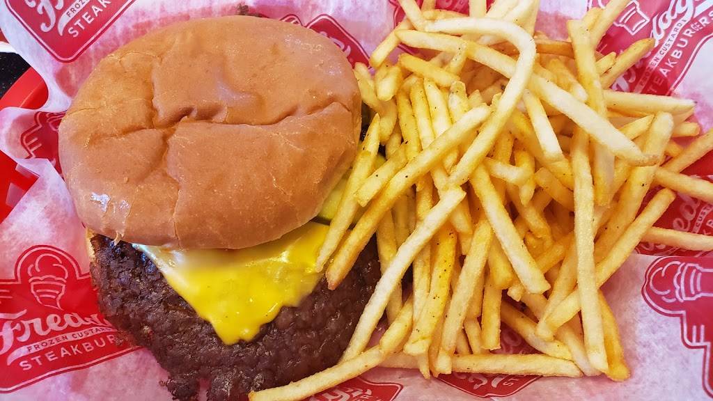 Freddys Frozen Custard & Steakburgers | restaurant | 2204 Troy Rd, Edwardsville, IL 62025, USA | 6186925096 OR +1 618-692-5096