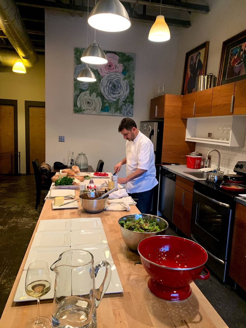 Soiree | restaurant | 204 W Jackson Ave, Knoxville, TN 37902, USA | 8652325419 OR +1 865-232-5419