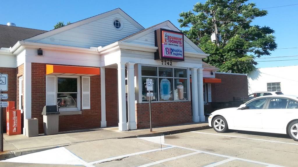 Dunkin | bakery | 7742 Lakeshore Blvd, Mentor, OH 44060, USA | 4402577790 OR +1 440-257-7790