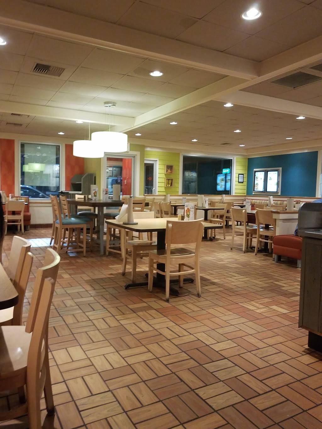 Captain Ds | restaurant | 475 W Pike St, Lawrenceville, GA 30046, USA | 7709628144 OR +1 770-962-8144