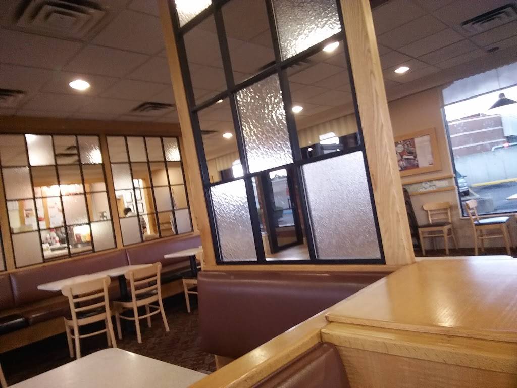Wendys | restaurant | 20066 W, Eight Mile Rd, Southfield, MI 48075, USA | 2483546166 OR +1 248-354-6166