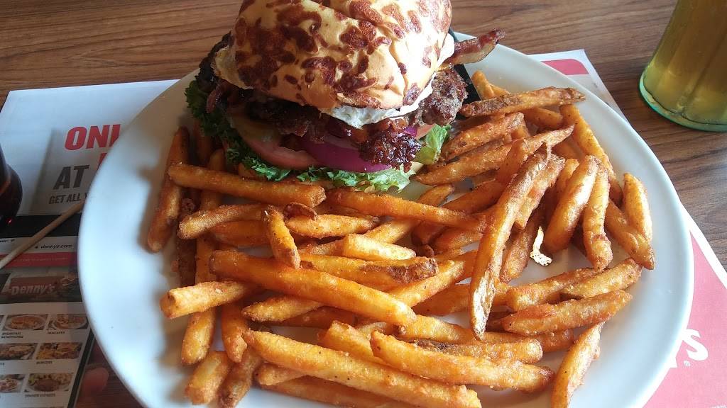 Dennys | restaurant | 17 W 660 22nd St, Oakbrook Terrace, IL 60181, USA | 6309321888 OR +1 630-932-1888