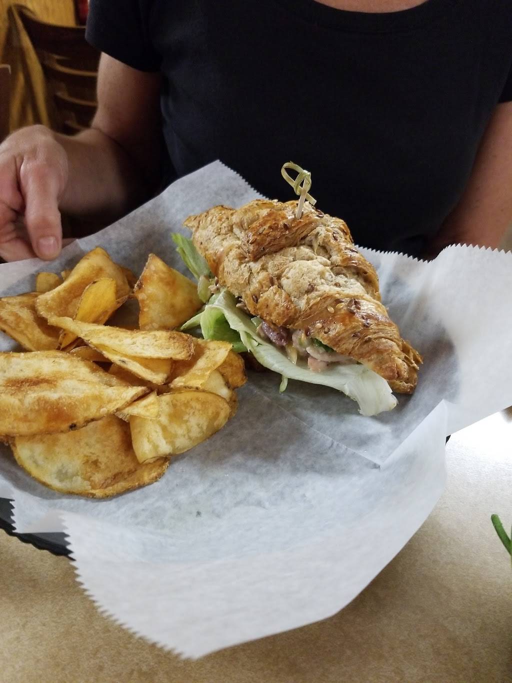 Halfway Diner | restaurant | 10792 14 Mile Rd NE, Rockford, MI 49341, USA | 6167549084 OR +1 616-754-9084