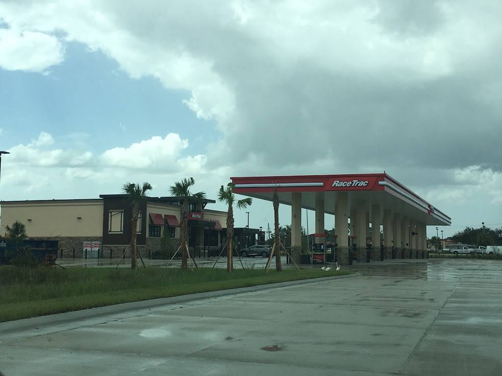 RaceTrac | bakery | 14575 6 Mile Cypress Pkwy, Fort Myers, FL 33912, USA | 2397688160 OR +1 239-768-8160