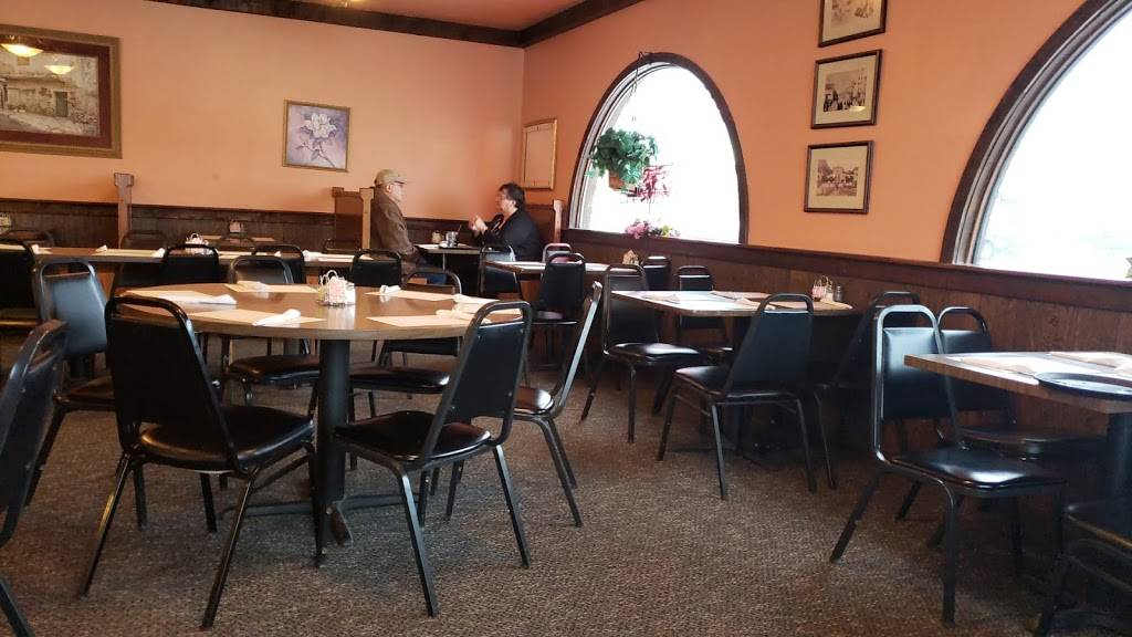 Vitales Restaurant & Pizzeria | restaurant | 403 W Jackson St, Macomb, IL 61455, USA | 3098334260 OR +1 309-833-4260