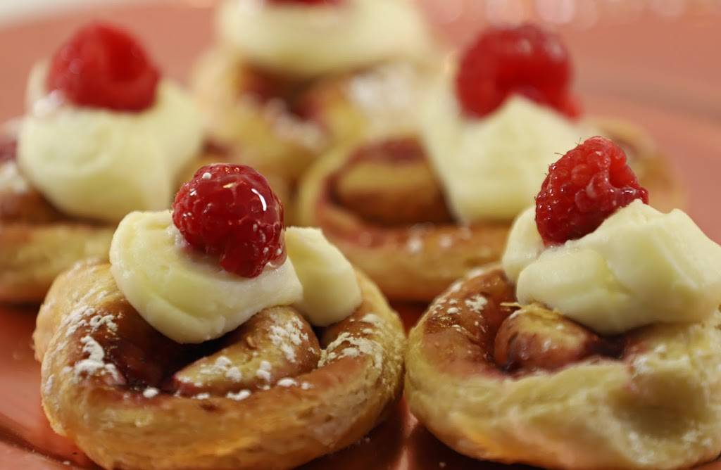 Giovannis Italian Bakery & Cafe | restaurant | 13019 W Alameda Pkwy, Lakewood, CO 80228, USA | 7205354260 OR +1 720-535-4260