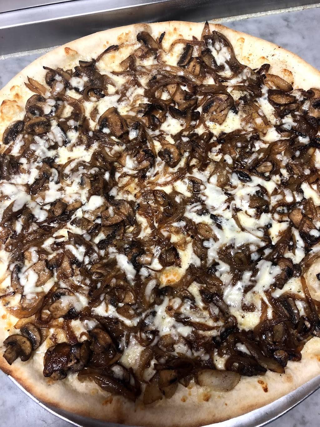 La Capricciosa Pizza | restaurant | 135 3rd St #24, Greenport, NY 11944, USA | 6314771625 OR +1 631-477-1625