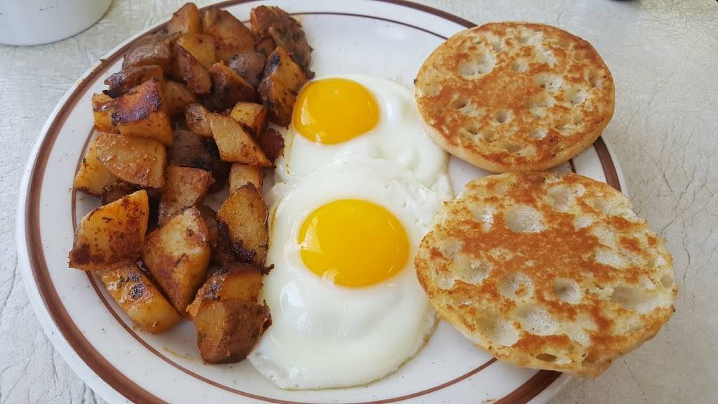 Bourque Restaurant | restaurant | 194 Main St, Norfolk, MA 02056, USA | 5085286912 OR +1 508-528-6912