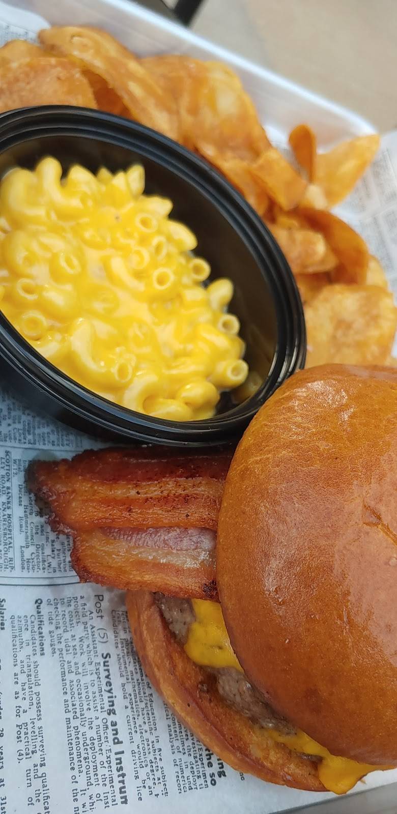 Dannys Pizza and Burger Bar | restaurant | 639 E Boughton Rd Suite 105, Bolingbrook, IL 60440, USA | 6307555522 OR +1 630-755-5522