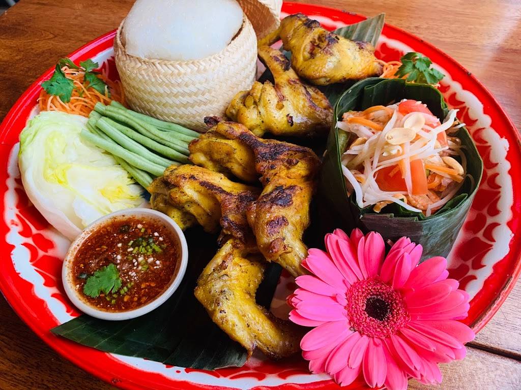 Hom Mali Thai and Sushi on North Ave | restaurant | 417 W North Ave, Chicago, IL 60610, USA | 3126643400 OR +1 312-664-3400