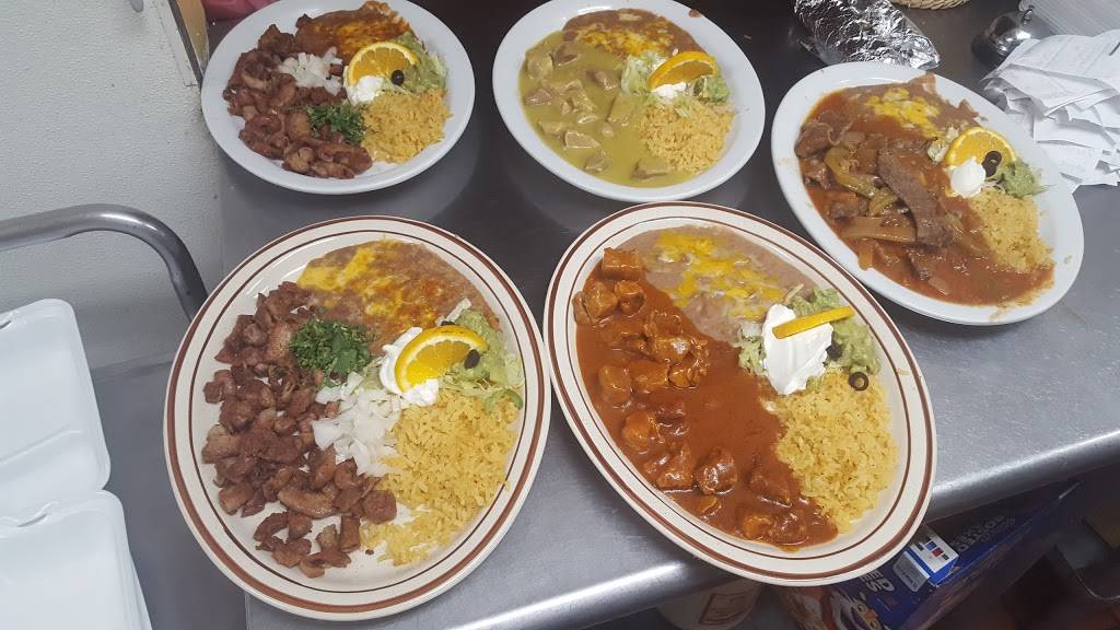 Casa Reveles Restaurant | restaurant | 28960 Lilac Rd, Valley Center, CA 92082, USA | 7607498041 OR +1 760-749-8041