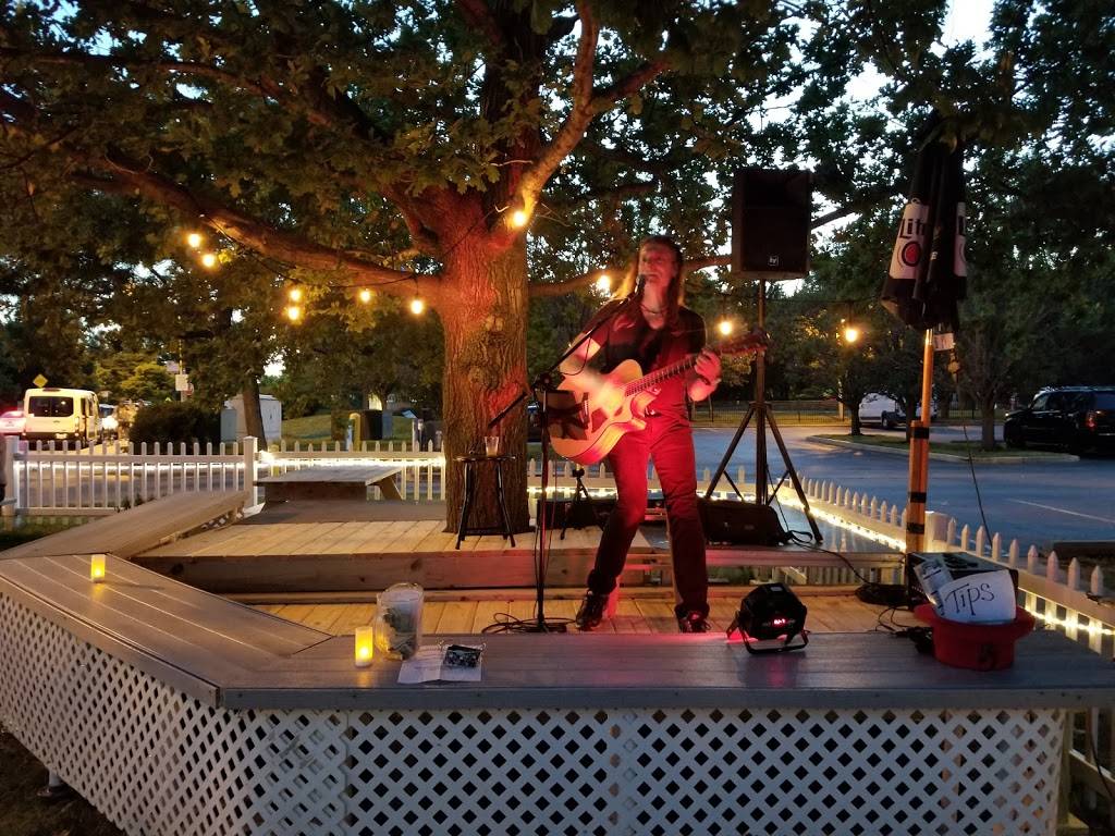 Boat Drinks | restaurant | 600 E Waldron Dr, Chicago, IL 60616, USA | 3128380544 OR +1 312-838-0544