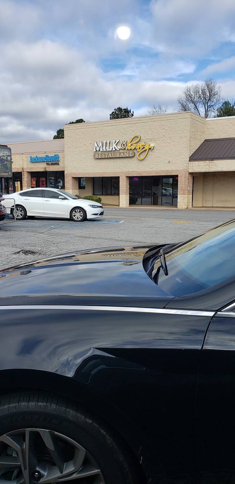 Milk and Honey Decatur | restaurant | 2440 Wesley Chapel Rd, Decatur, GA 30035, USA | 7706096959 OR +1 770-609-6959