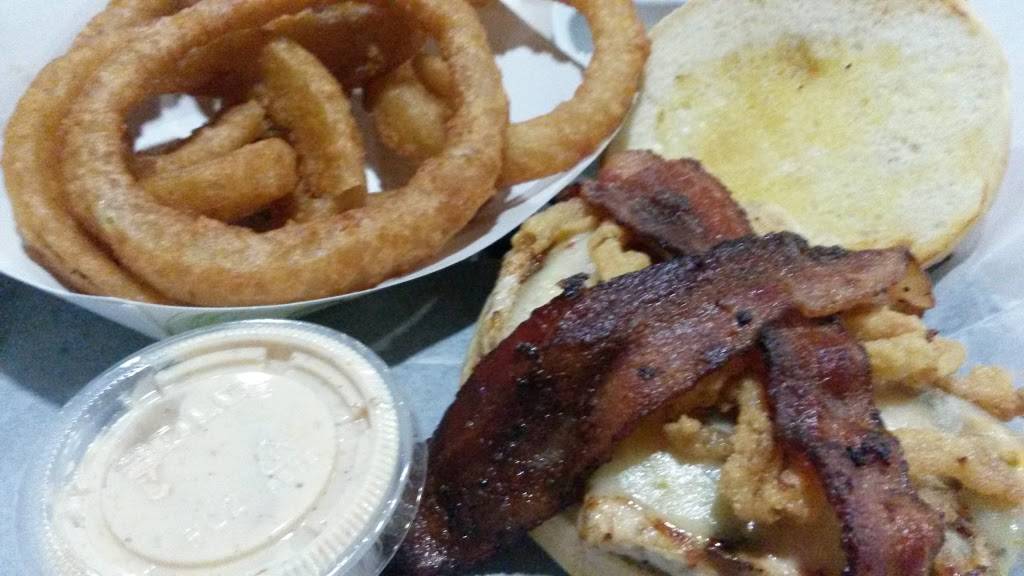 Chix Restaurant | restaurant | 104 S Everett St, Streator, IL 61364, USA | 8156722300 OR +1 815-672-2300