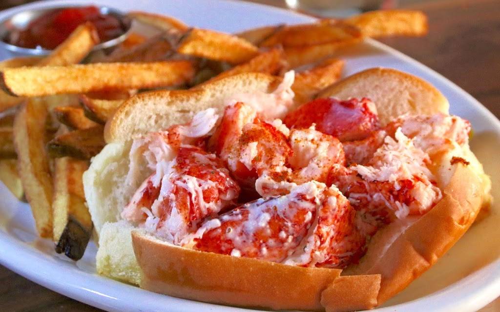 King Street Oyster Bar | restaurant | 12 S King St, Leesburg, VA 20175, USA | 5714428068 OR +1 571-442-8068