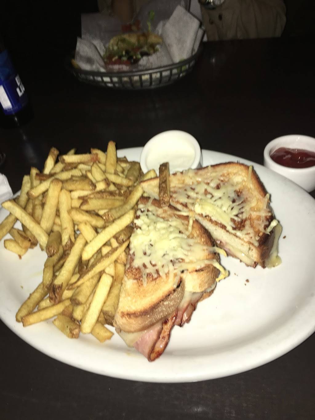 Black Knight | restaurant | 1870 Harbor Blvd, Costa Mesa, CA 92627, USA | 9496462401 OR +1 949-646-2401