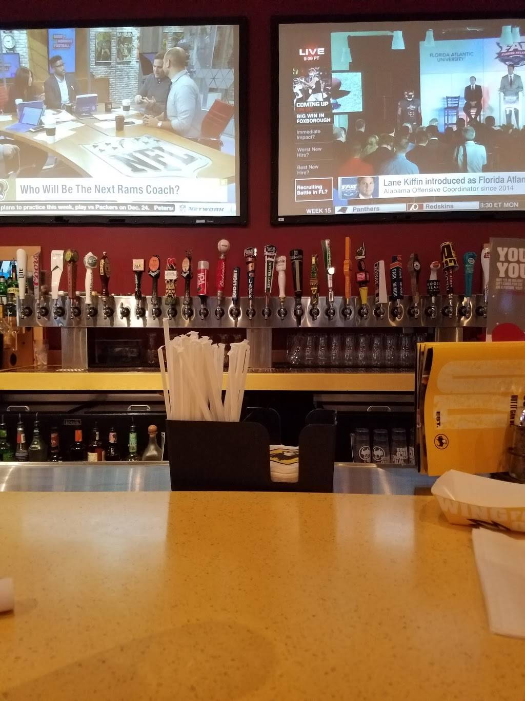 Buffalo Wild Wings | restaurant | 2450 Crystal Dr, Arlington, VA 22202, USA | 7034130160 OR +1 703-413-0160