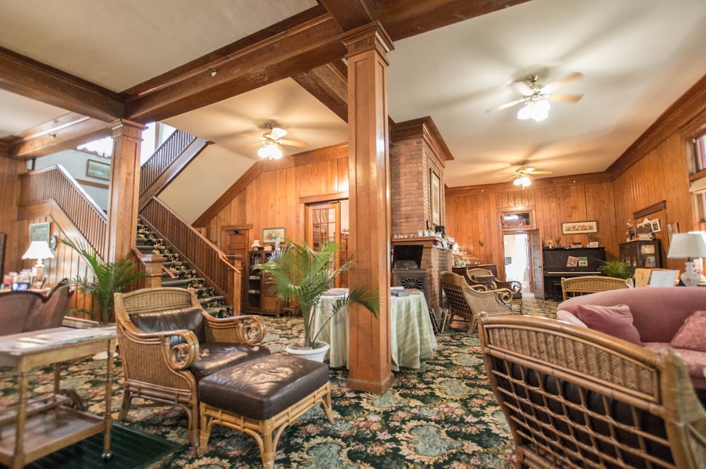 Terrace Inn & 1911 Restaurant | restaurant | 1549 Glendale Ave, Petoskey, MI 49770, USA | 2313472410 OR +1 231-347-2410