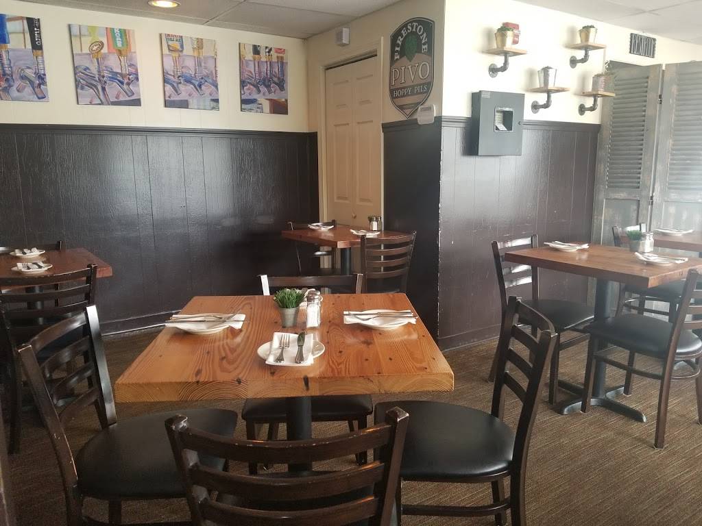 Chomp Kitchen and Drinks | restaurant | 440 Child St, Warren, RI 02885, USA | 4012892324 OR +1 401-289-2324