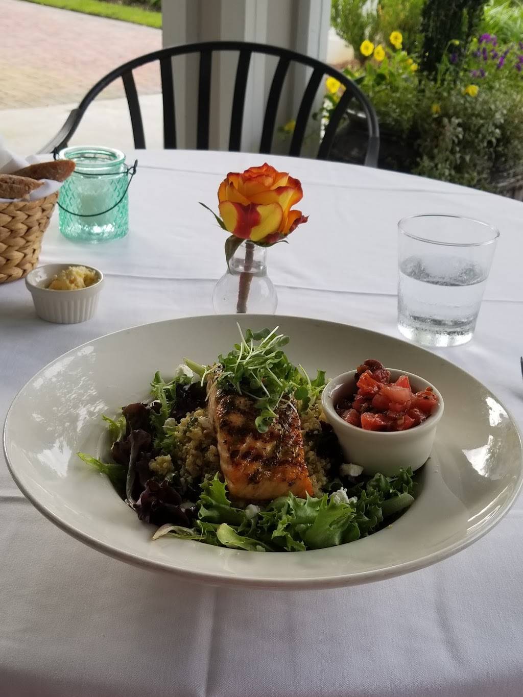 Port Land Grille | restaurant | 1908 Eastwood Rd, Wilmington, NC 28403, USA | 9102566056 OR +1 910-256-6056