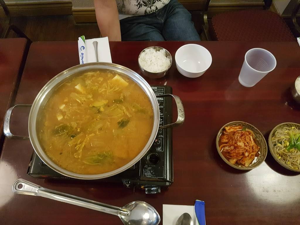 First Class Delites | restaurant | 1156 Weston Rd, York, ON M6M 4P4, Canada | 4162407810 OR +1 416-240-7810