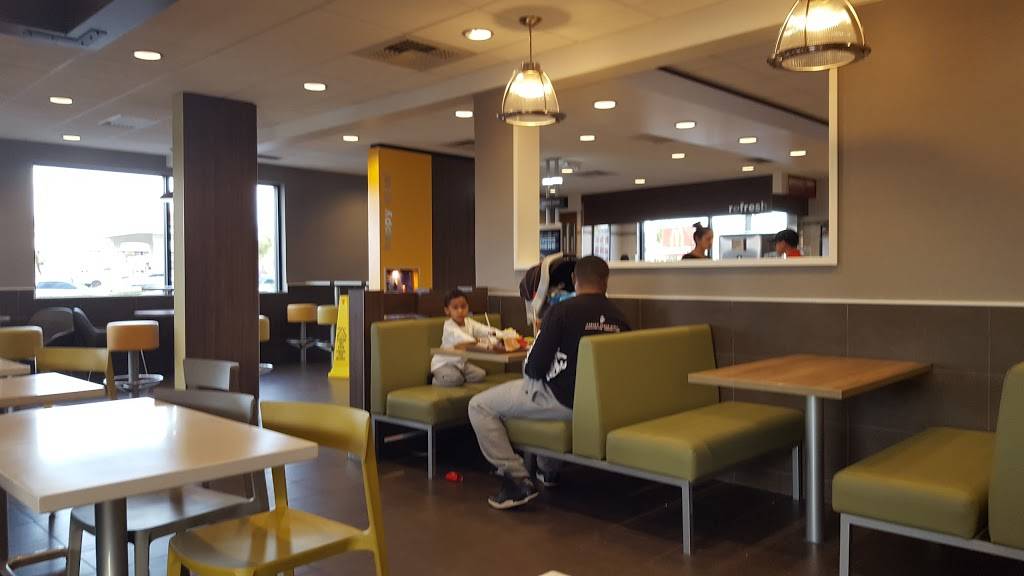 McDonalds | cafe | 23110 Valencia Blvd, Valencia, CA 91355, USA | 6612591811 OR +1 661-259-1811