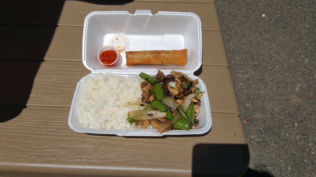 Maxines Drive In | restaurant | 1208 Sacramento Ave, Broderick, CA 95605, USA | 9169429979 OR +1 916-942-9979