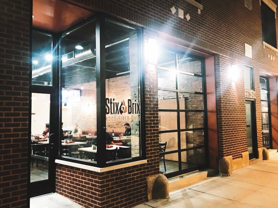 Stix n Brix Wood Fired Pizza | restaurant | 220 W 33rd St, Chicago, IL 60616, USA | 3122650219 OR +1 312-265-0219