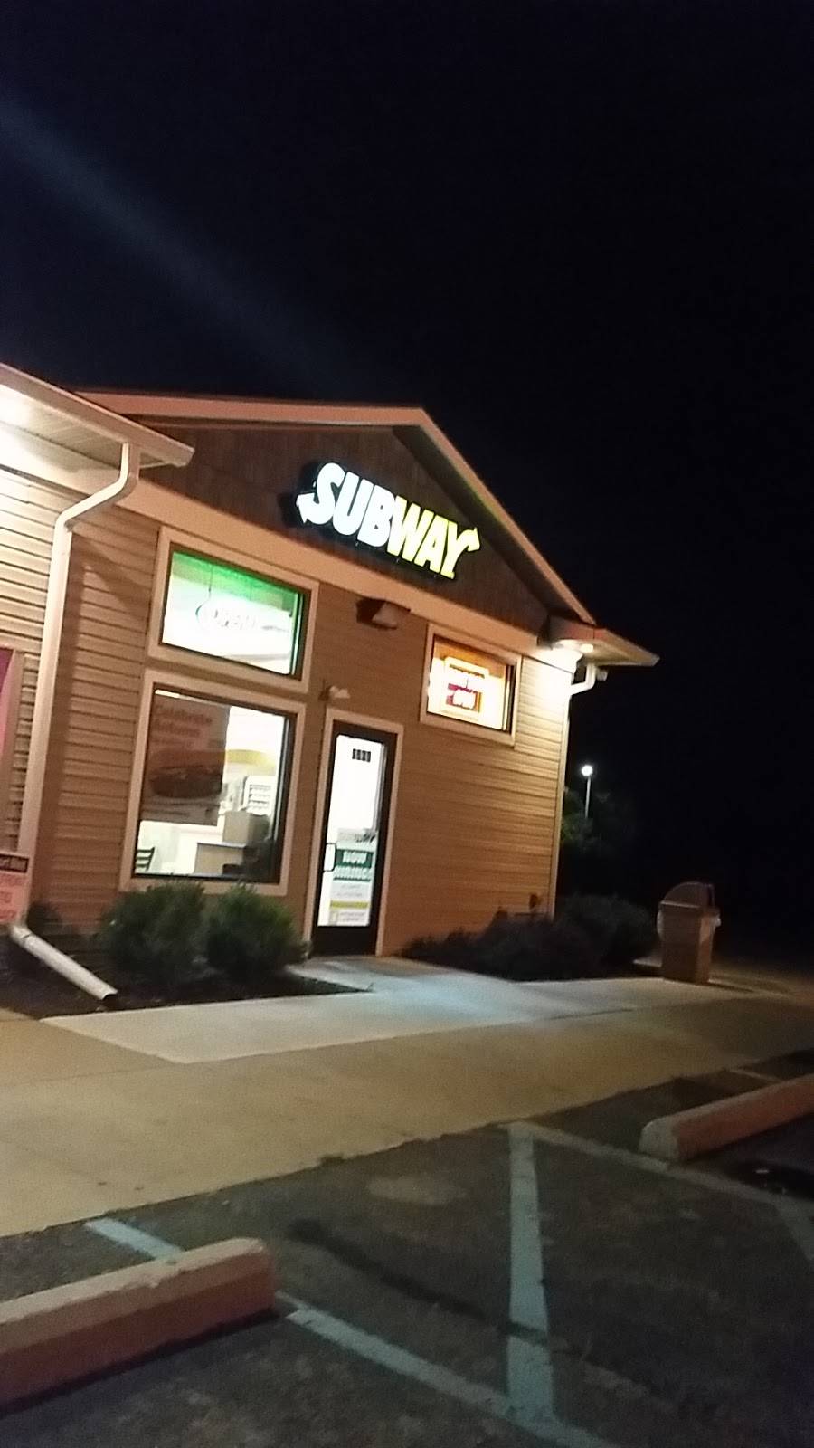 Subway Restaurants | restaurant | 1535 N Williams Lake Rd, Waterford Twp, MI 48327, USA | 2486663030 OR +1 248-666-3030