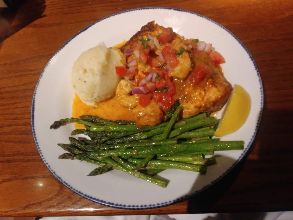 Red Lobster | restaurant | 2220 Nesconset Hwy, Stony Brook, NY 11790, USA | 6316899060 OR +1 631-689-9060