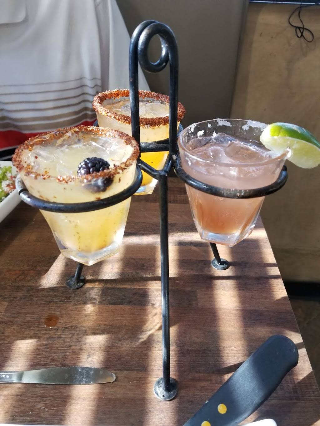 Agave Mexican Grill | restaurant | 250 Oak St, Bakersfield, CA 93304, USA | 6613224283 OR +1 661-322-4283