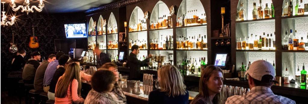 Bookmakers Cocktail Club | restaurant | 31 E Cross St, Baltimore, MD 21230, USA | 4434384039 OR +1 443-438-4039