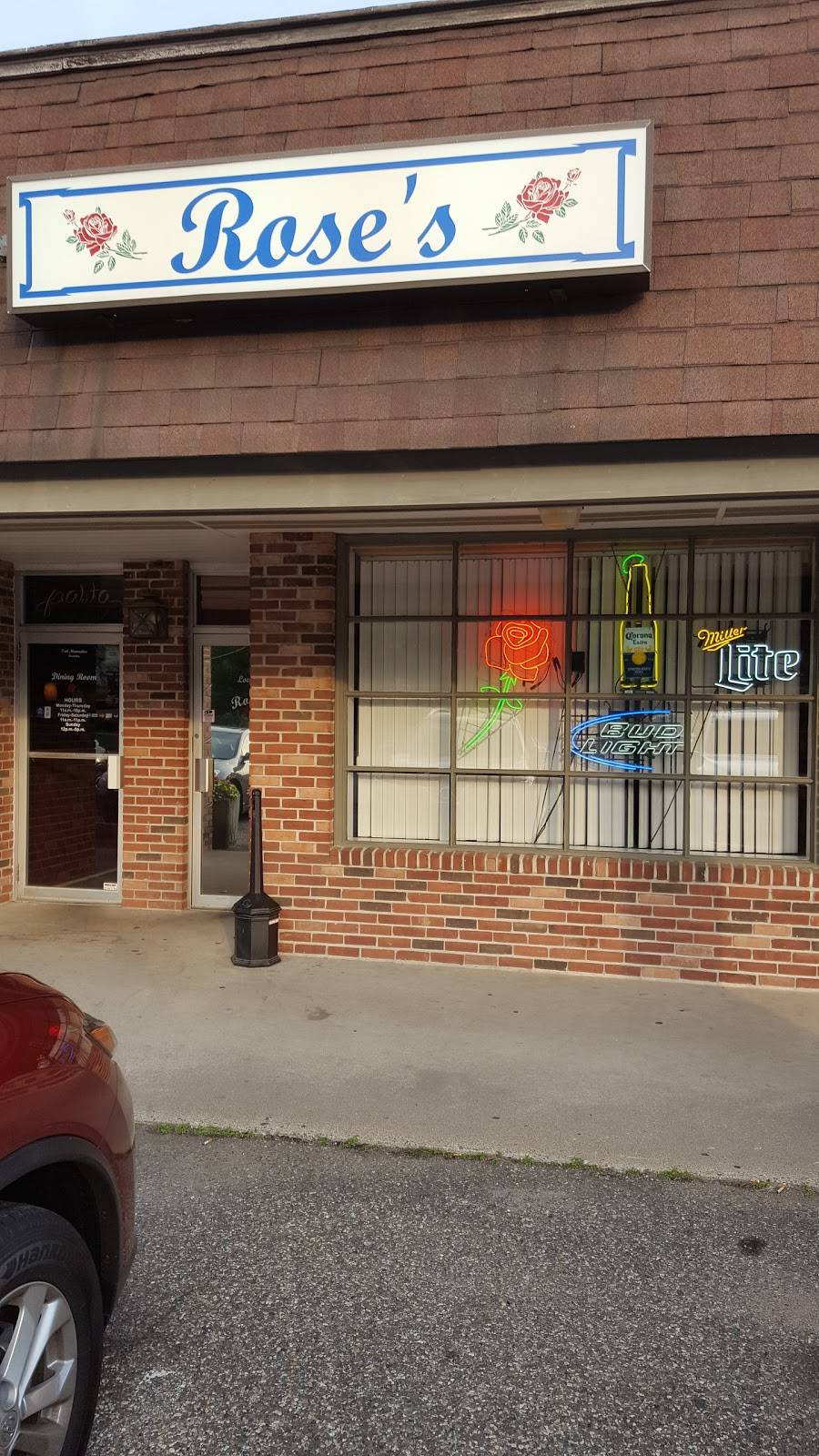 Roses Family Restaurant | restaurant | 35 Old State Rd 67, Oxford, CT 06478, USA | 2038810250 OR +1 203-881-0250