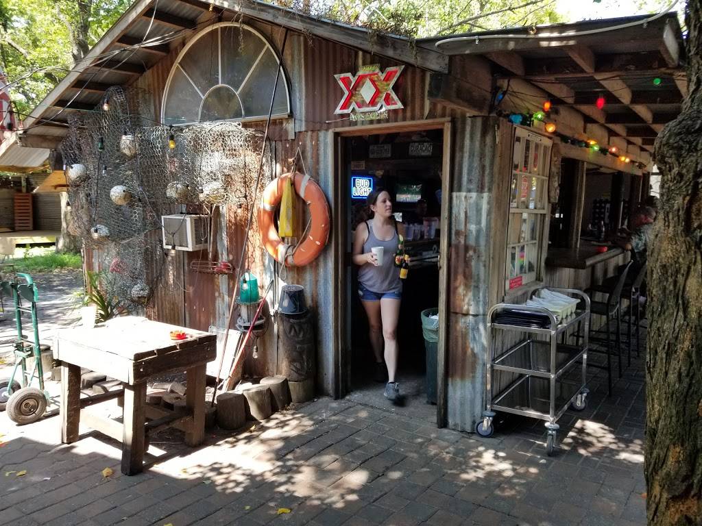 Gilhooleys Restaurant and Oyster Bar 18+ | restaurant | 222 9th St, San Leon, TX 77539, USA | 2813393813 OR +1 281-339-3813