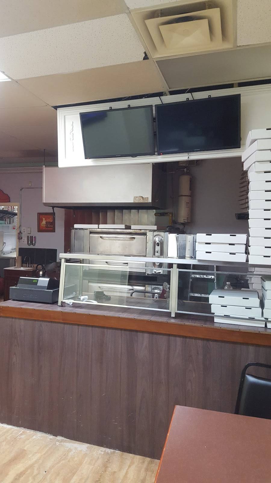 Yaseen Pizza | restaurant | 2895 Bank St, Gloucester, ON K1T 1N2, Canada | 6137396363 OR +1 613-739-6363
