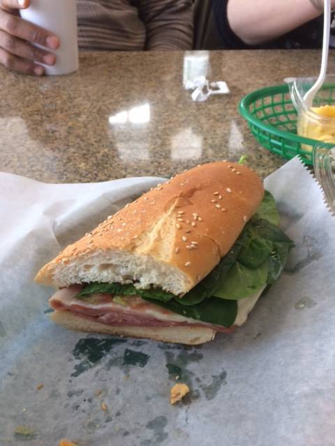 Ninth Street Deli @ Howards | restaurant | 2732 S 13th St, St. Louis, MO 63118, USA | 3146643354 OR +1 314-664-3354