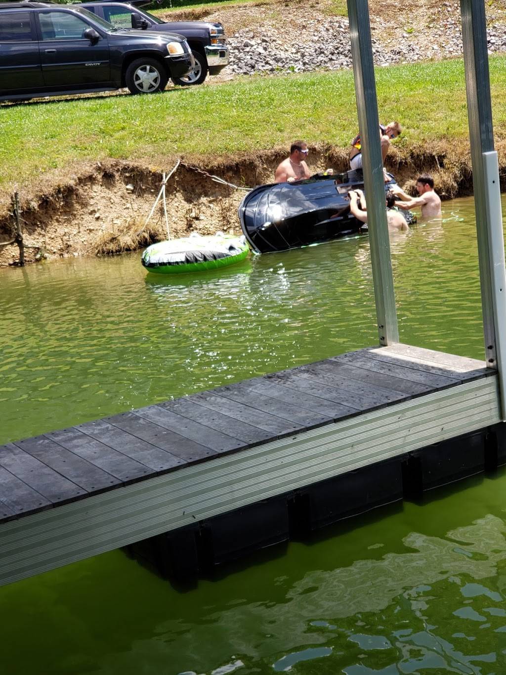 Holiday Landing Marina | restaurant | 912 Old Awalt Rd, Tullahoma, TN 37388, USA | 9314553151 OR +1 931-455-3151