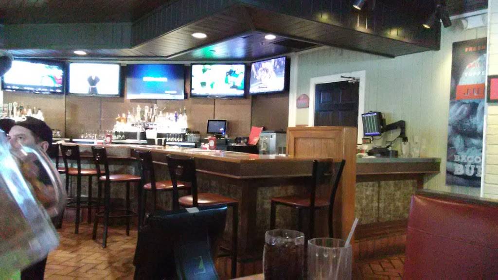 Chilis Grill & Bar | meal takeaway | 25970 The Old Rd, Santa Clarita, CA 91381, USA | 6612603620 OR +1 661-260-3620