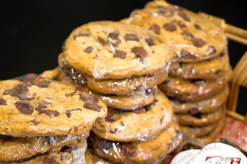 Flat Breads Cafe | restaurant | 11 Commonwealth Avenue, Chestnut Hill, MA 02467, USA | 6179648484 OR +1 617-964-8484