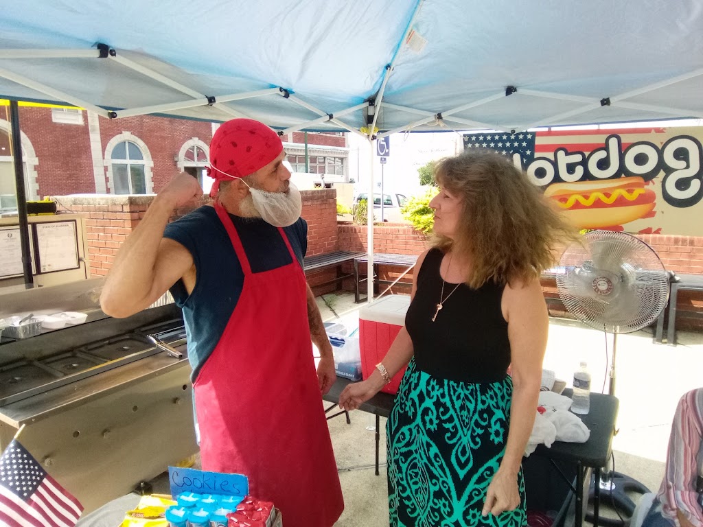 Daves Doghause | restaurant | 1112 Noble St, Anniston, AL 36201, USA | 2568894653 OR +1 256-889-4653