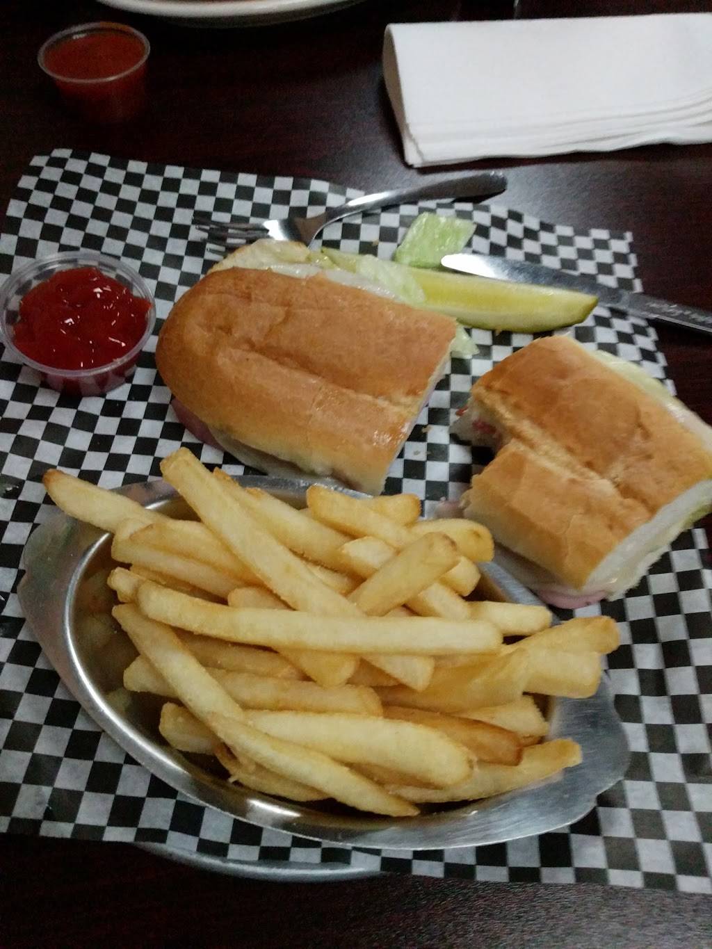 Dell Annos Pizza Kitchen | restaurant | 316 Main St, Danville, VA 24541, USA | 4347931100 OR +1 434-793-1100